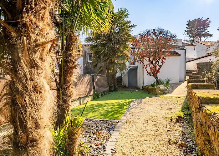 La Maison Du Capitaine - M9111 *